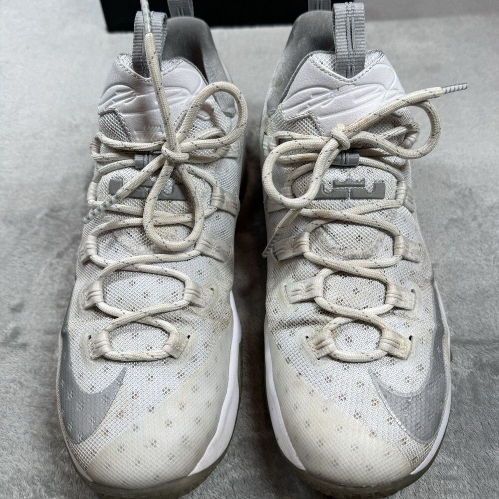 Nike Mens LeBron 13 Low 831925-100 Metallic Silver Sneaker Shoes Size 12 - Picture 10 of 11